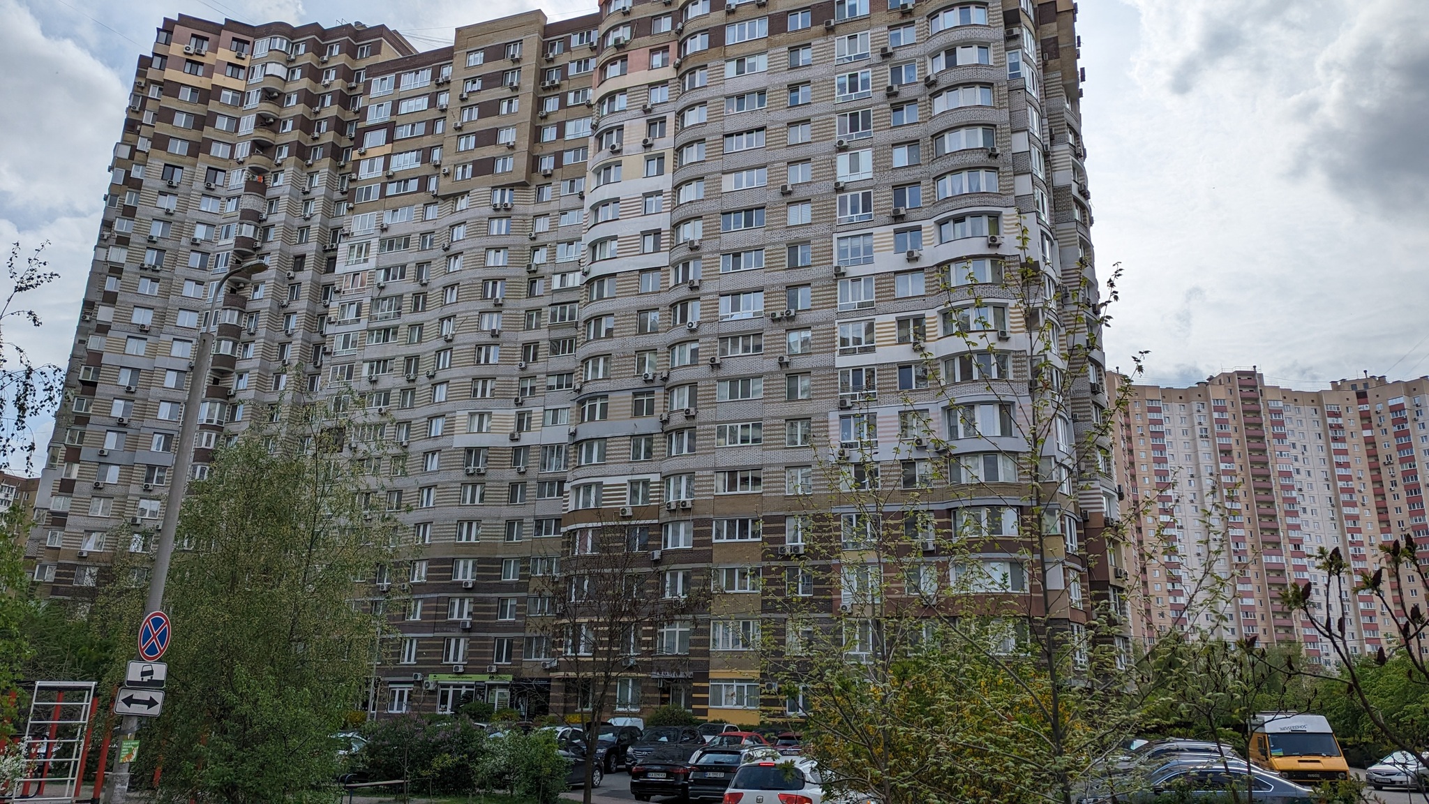 Продаж 3-кімнатної квартири 93.3 м², Анни Ахматової вул., 30