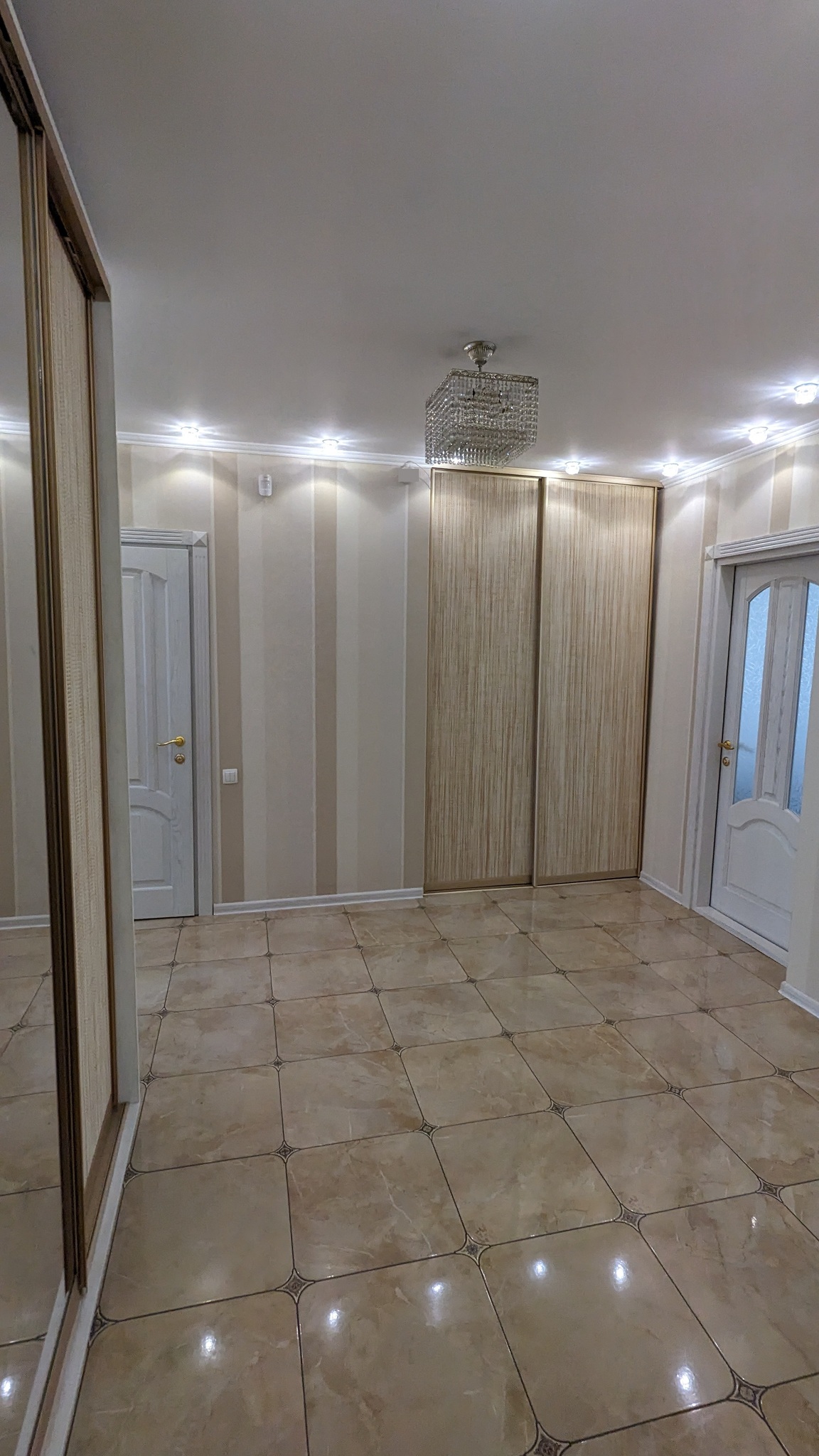 Продажа 3-комнатной квартиры 93.3 м², Анны Ахматовой ул., 30