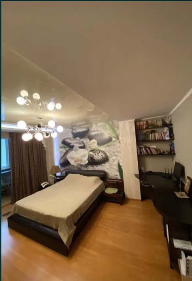 Продаж 2-кімнатної квартири 74 м², Тополевая вул.