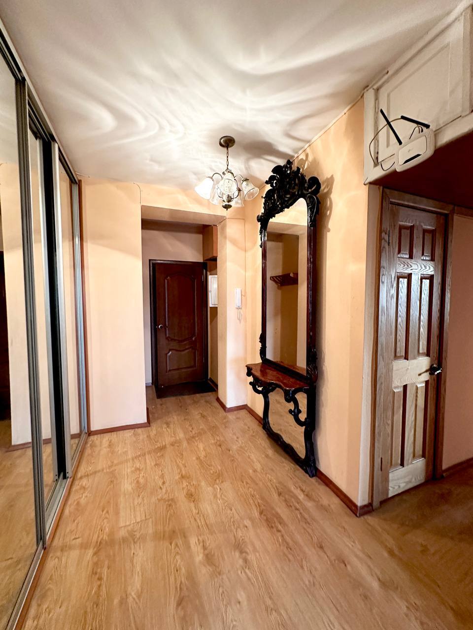 Продаж 3-кімнатної квартири 77 м², Писаржевського вул.