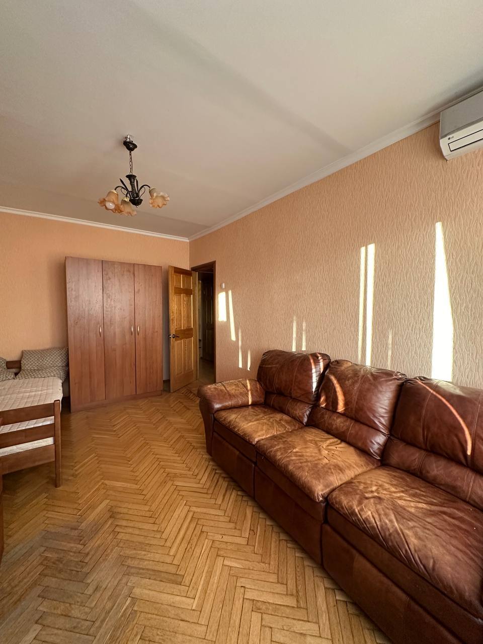 Продаж 3-кімнатної квартири 77 м², Писаржевського вул.