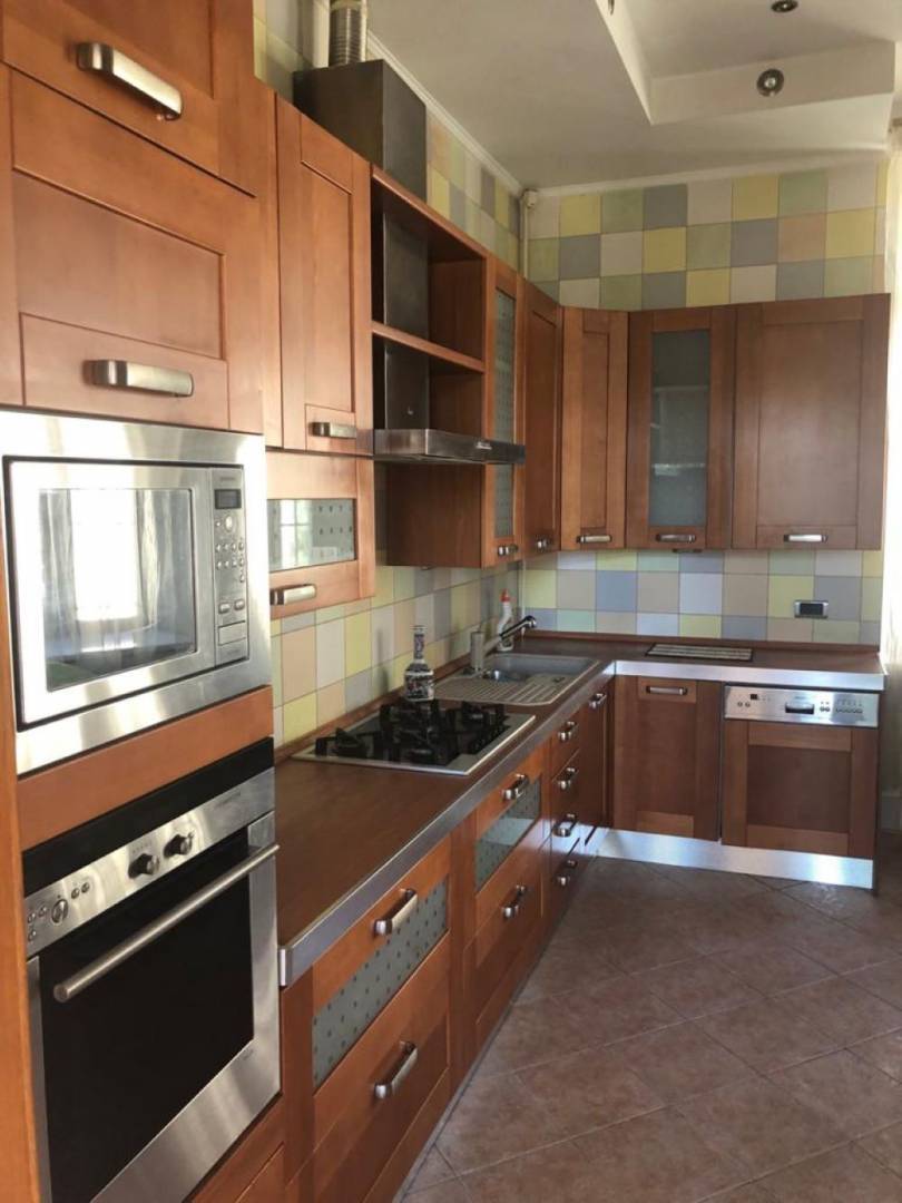 Продажа 4-комнатной квартиры 90 м², Пироговская ул.