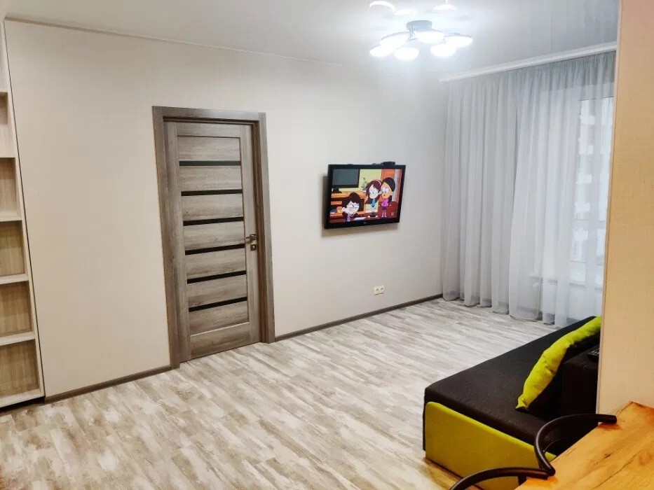 Продаж 2-кімнатної квартири 75 м², Ватутіна вул.