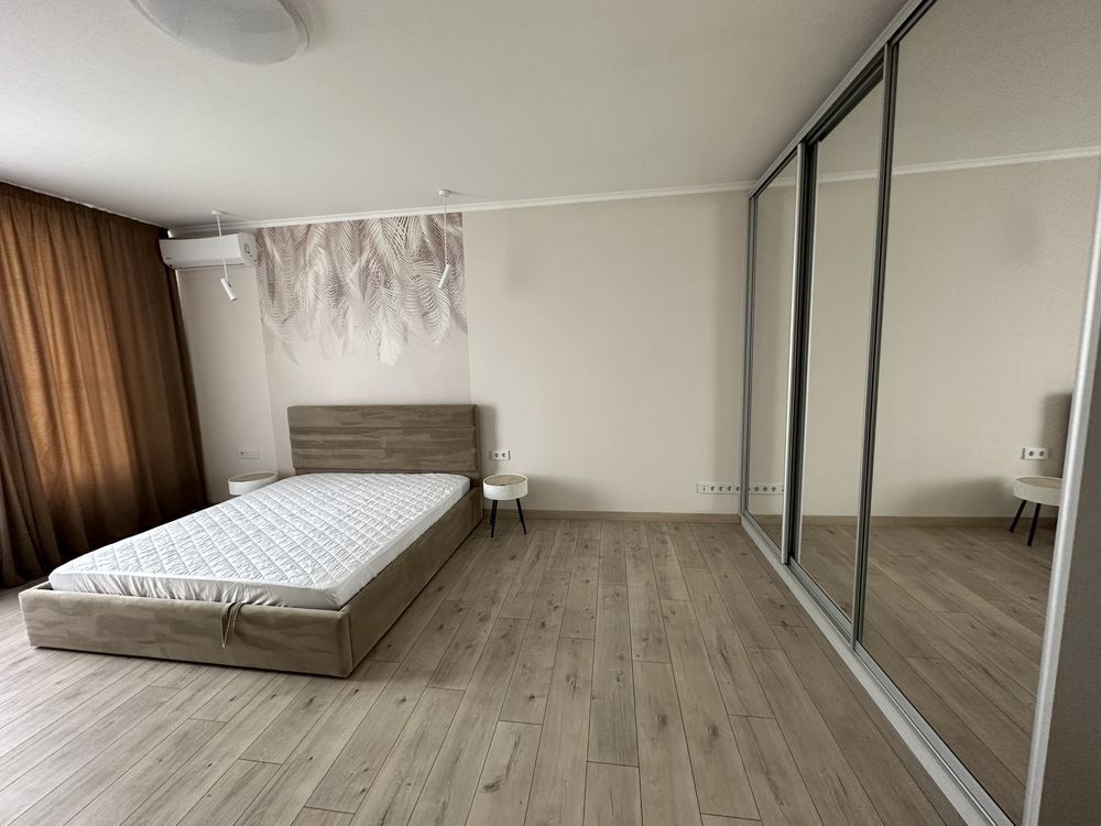 Оренда будинку 240 м², Совська вул.