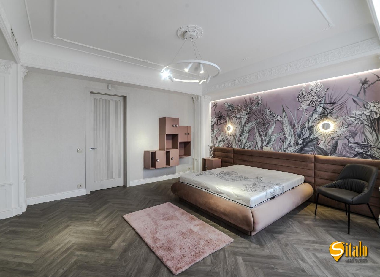 Продажа 5-комнатной квартиры 330 м², Героев Сталинграда просп.