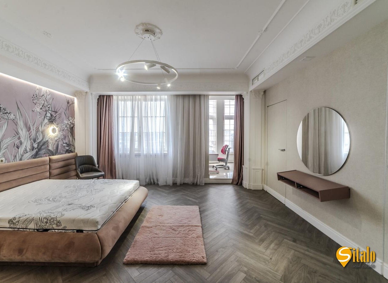 Продажа 5-комнатной квартиры 330 м², Героев Сталинграда просп.