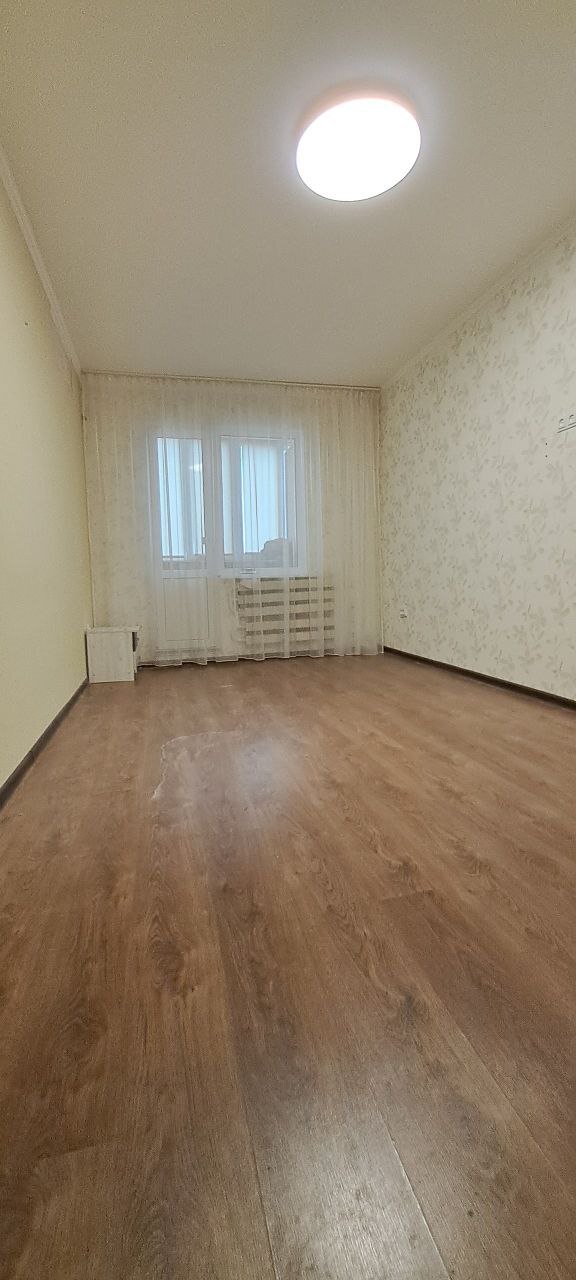 Продаж 2-кімнатної квартири 46 м², Героїв Праці вул.