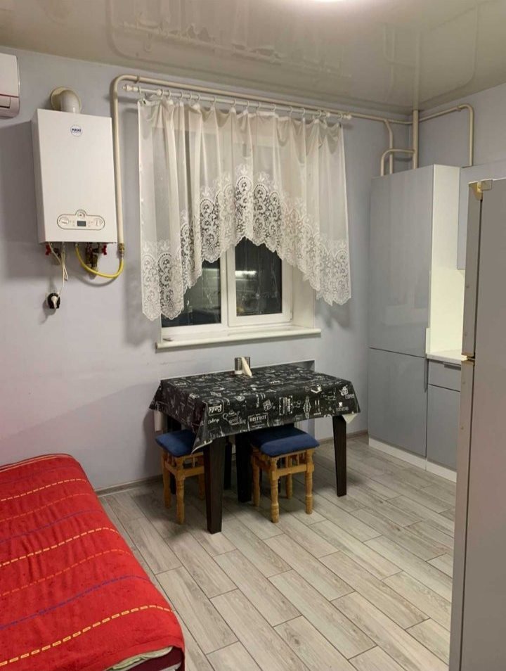 Продаж 1-кімнатної квартири 34 м², Інститутська вул.