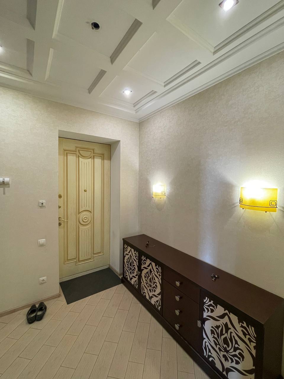 Аренда 4-комнатной квартиры 187 м², Жуковского ул., 8