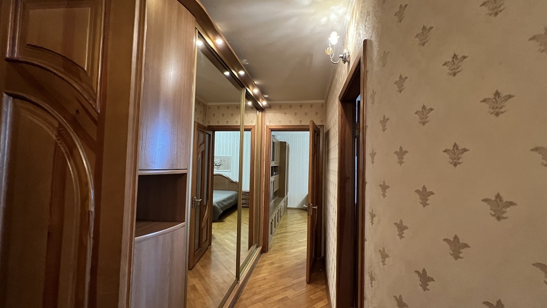 Продажа 2-комнатной квартиры 65 м², Тополевая ул.