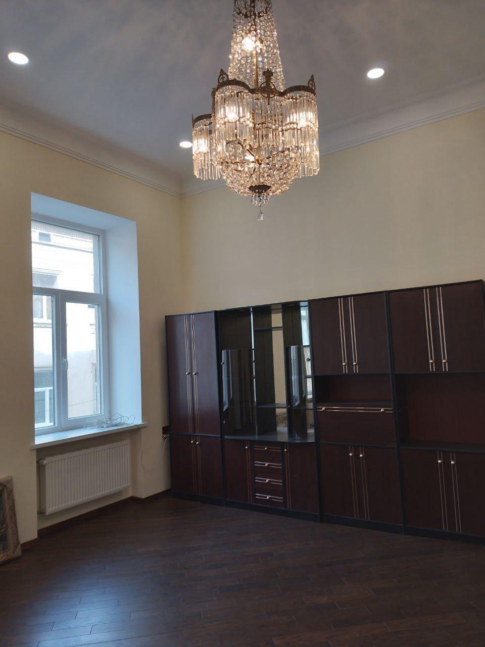 Продажа 2-комнатной квартиры 98 м², Академика Владимира Гнатюка ул., 13