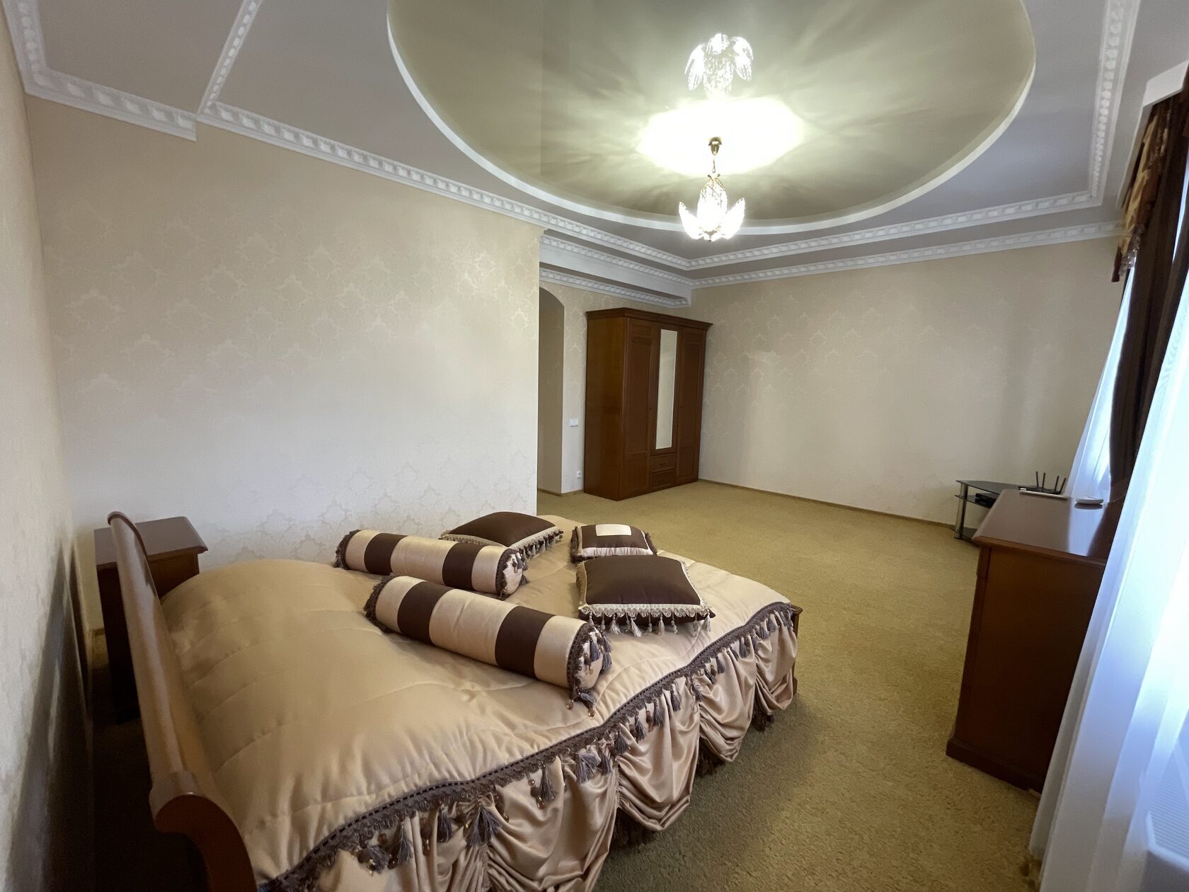 Будинок подобово 350 м²