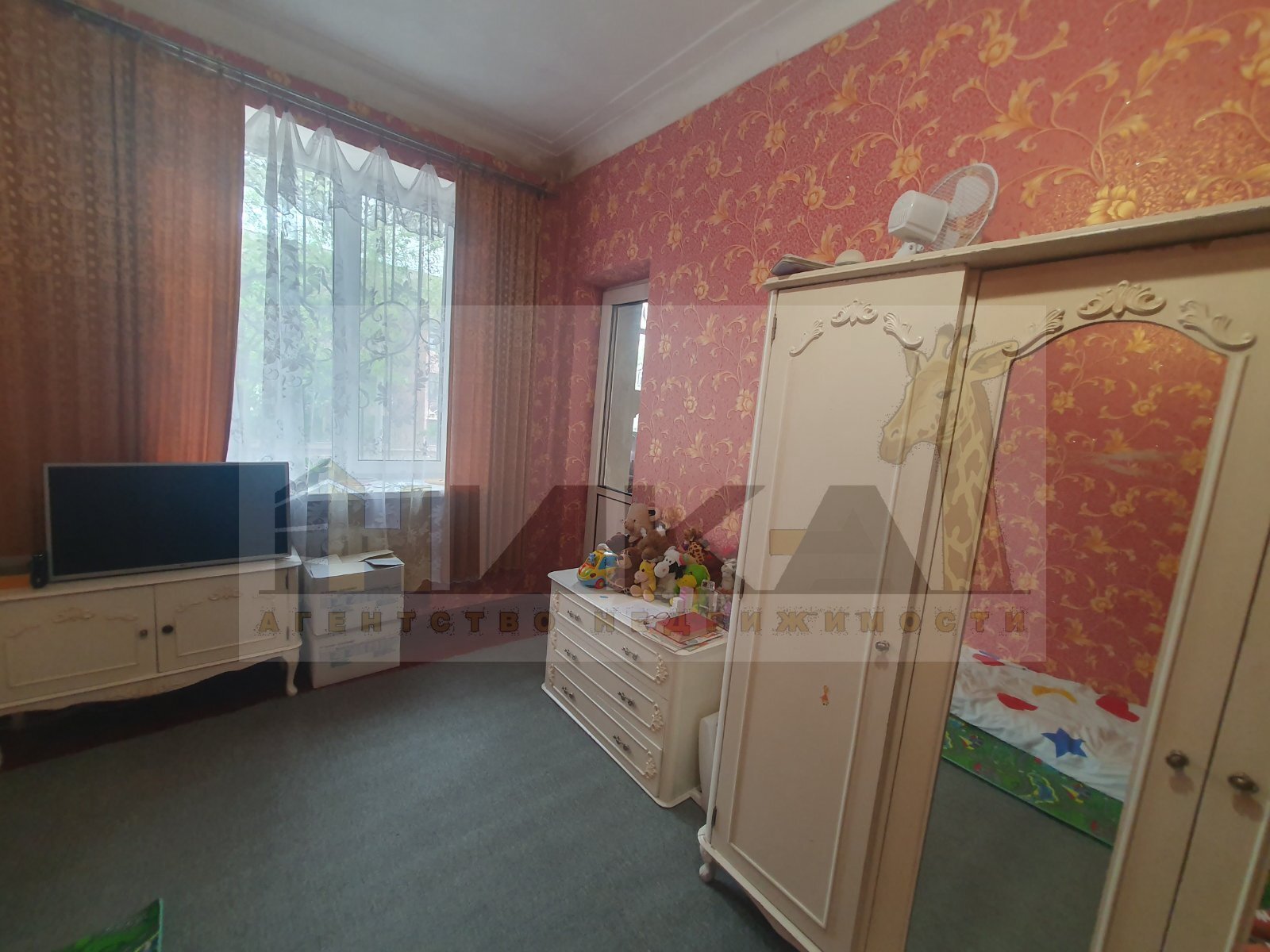 Продаж 2-кімнатної квартири 56 м², Добролюбова вул.