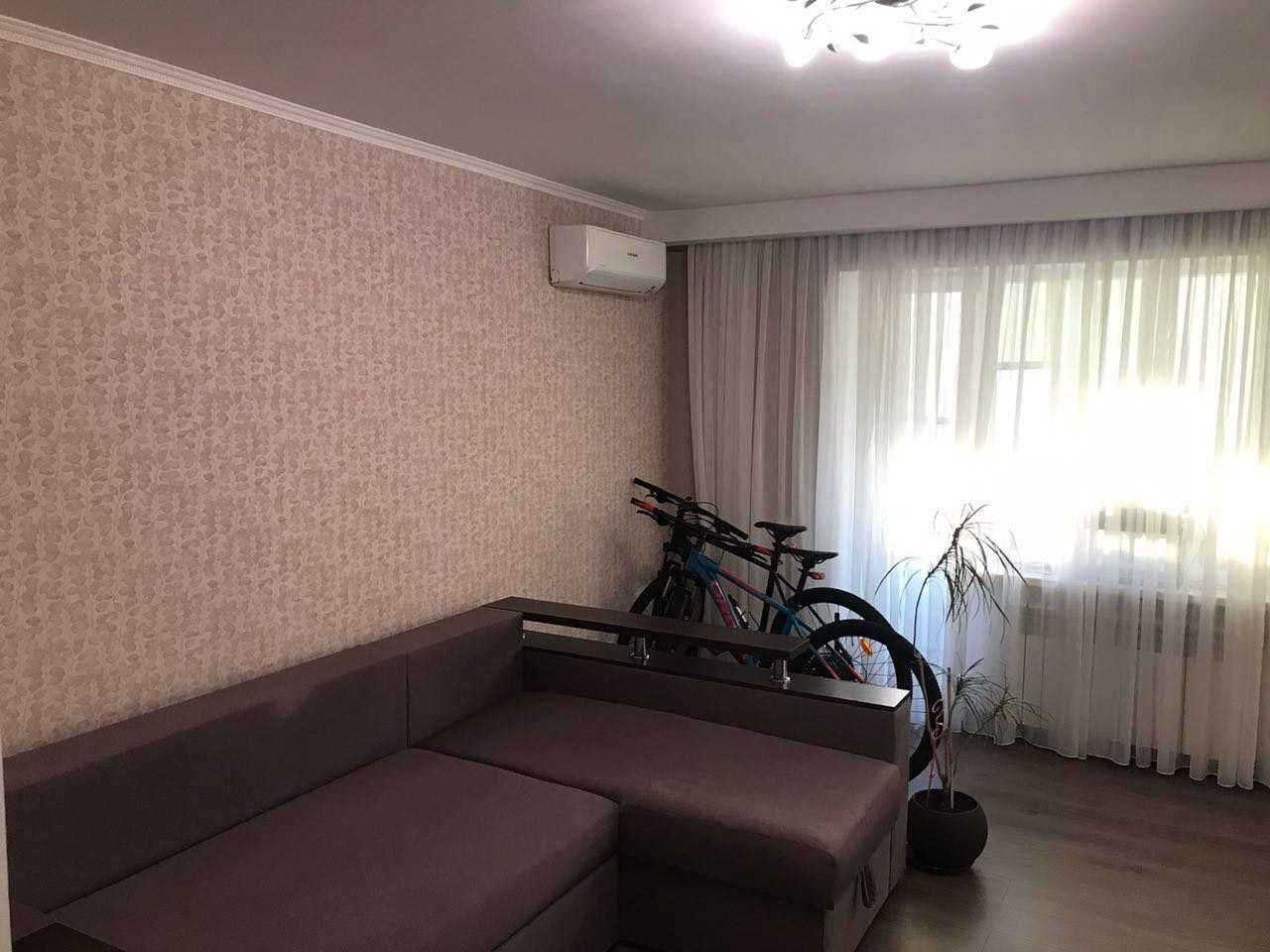 Продаж 3-кімнатної квартири 64 м², Товарищеська вул.