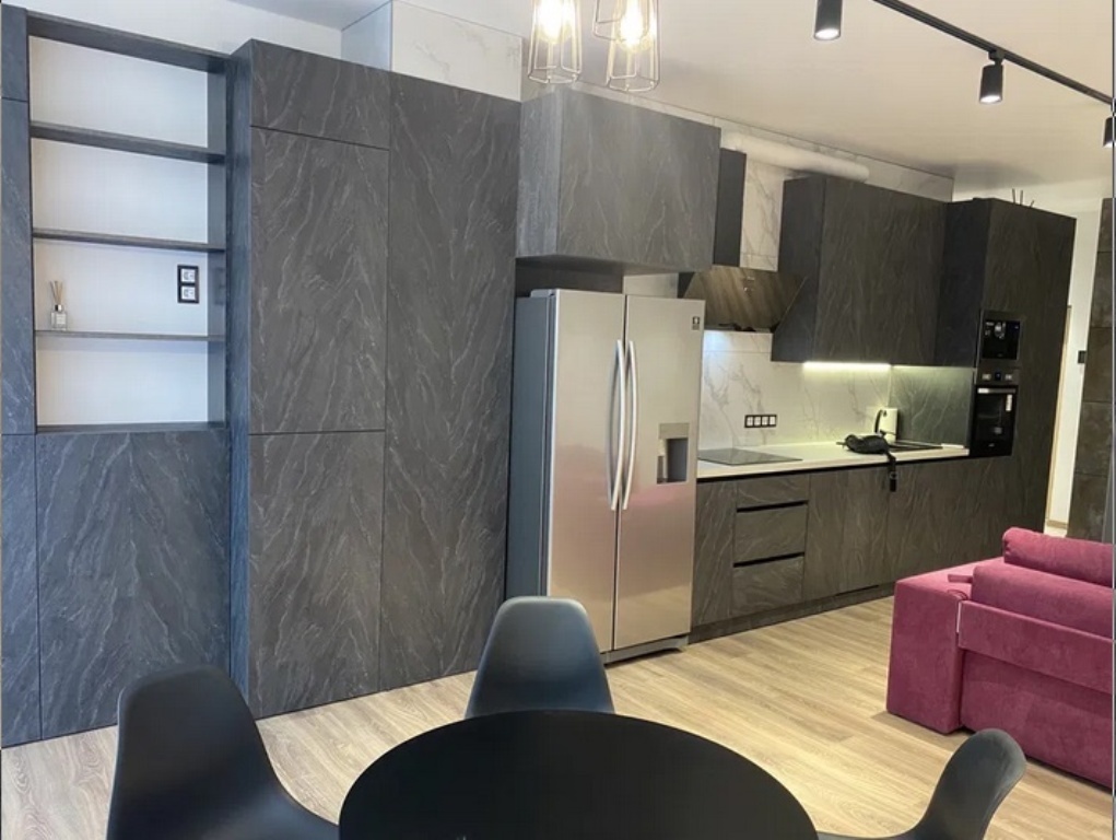 Продаж 2-кімнатної квартири 75 м², Кучеревського бул.
