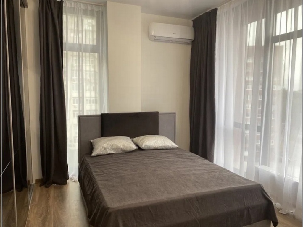 Продаж 2-кімнатної квартири 75 м², Кучеревського бул.