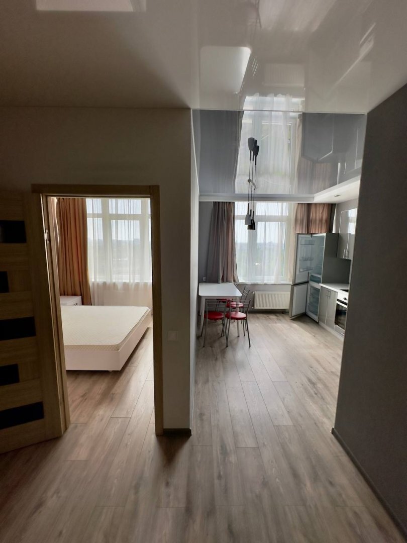Продаж 1-кімнатної квартири 38 м², Басейна вул.