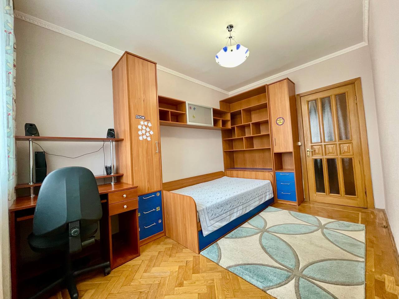Продаж 3-кімнатної квартири 82 м², Зоряний бул.