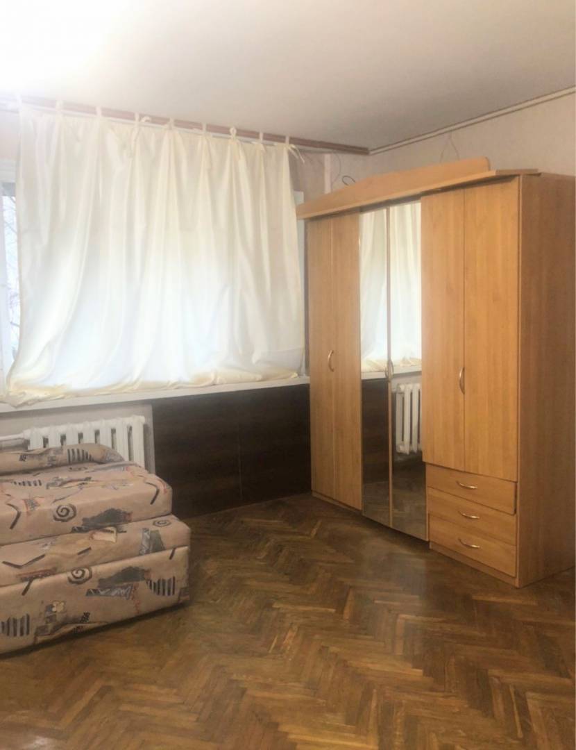 Продаж 1-кімнатної квартири 32 м², Солнечная вул.