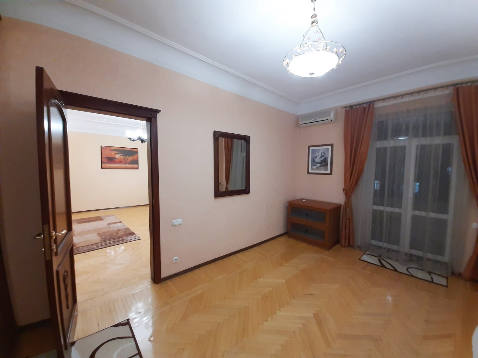 Продаж 4-кімнатної квартири 114 м², Золотоворітська вул., 2