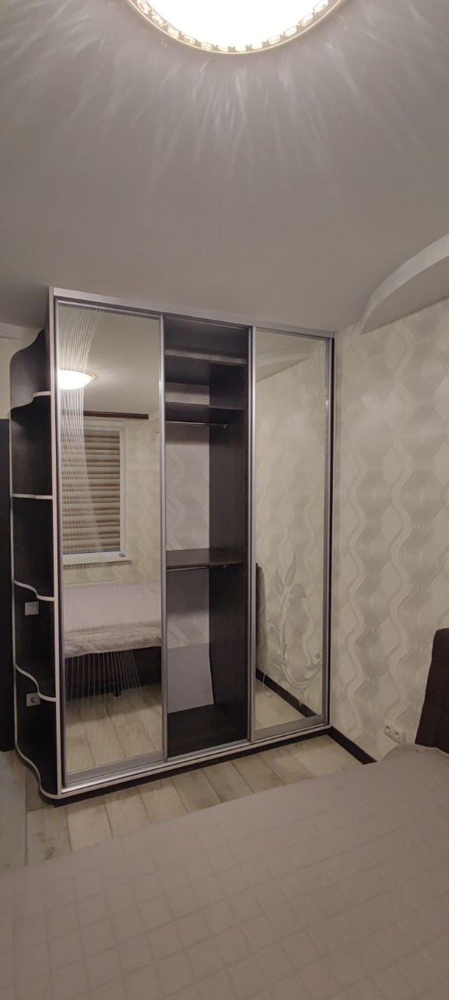 Продаж 1-кімнатної квартири 44 м², Дніпровська наб.