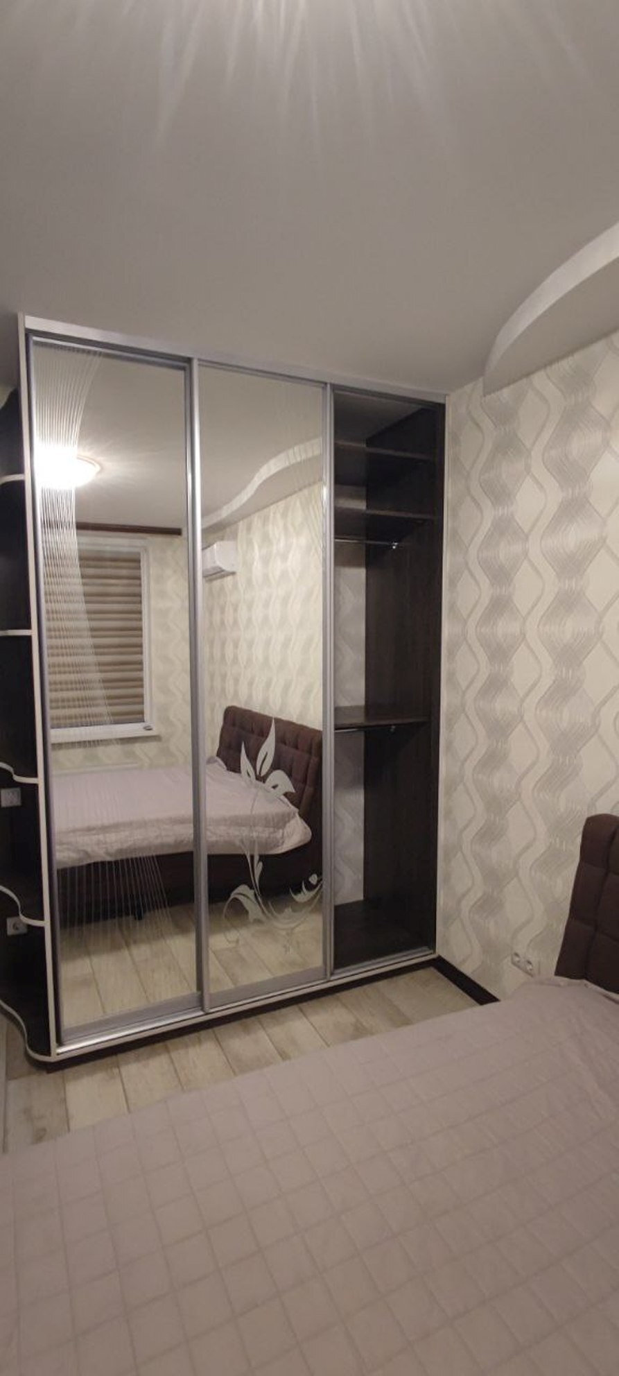 Продаж 1-кімнатної квартири 44 м², Дніпровська наб.