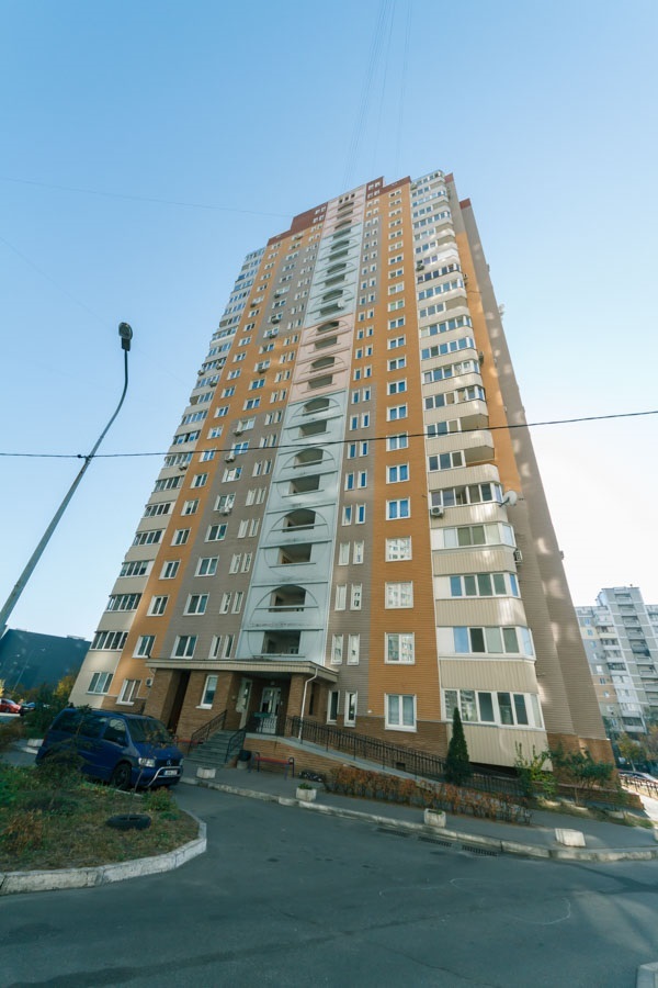 Продажа 1-комнатной квартиры 48.5 м², Николая Лаврухина ул., 8