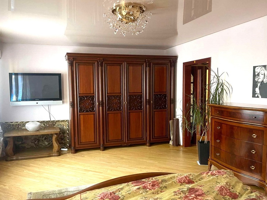 Продажа 2-комнатной квартиры 97 м², Урловская ул., 5