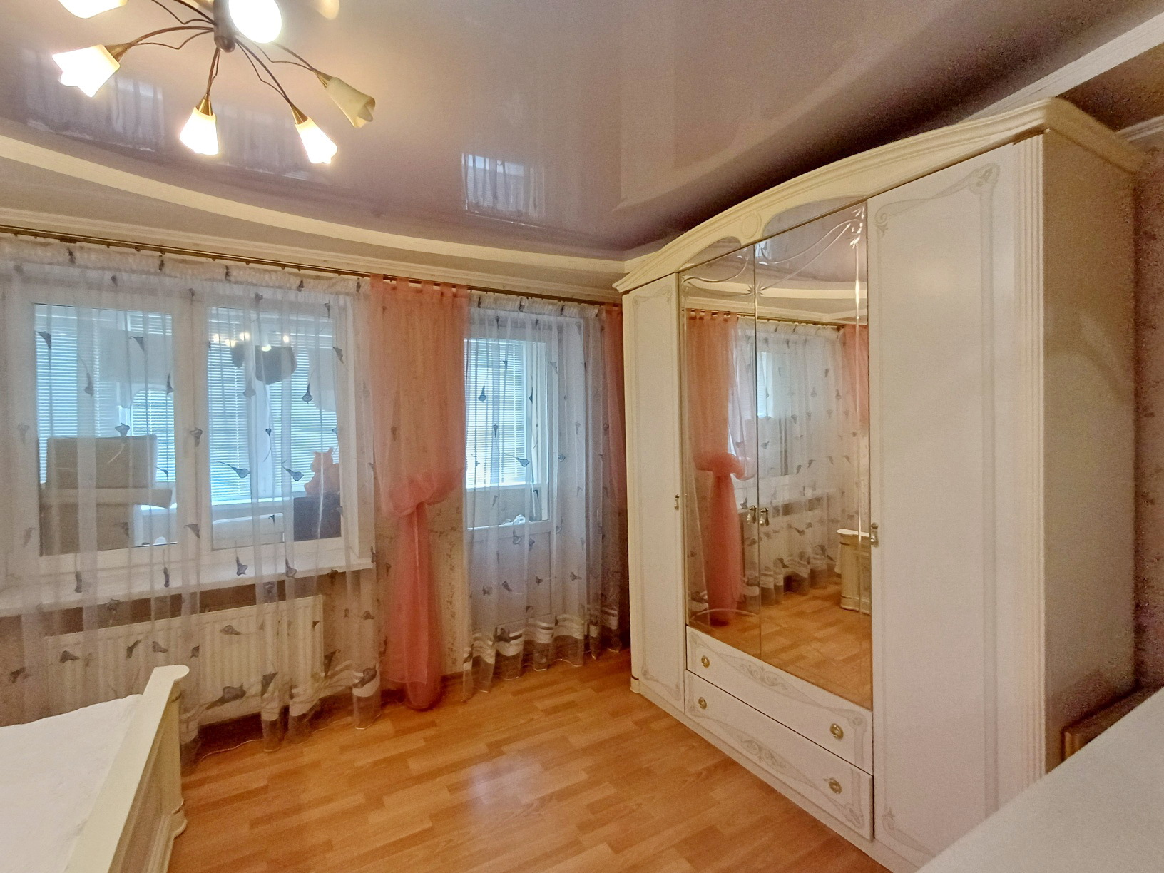 Продажа 3-комнатной квартиры 92 м², Ладожская ул., 42