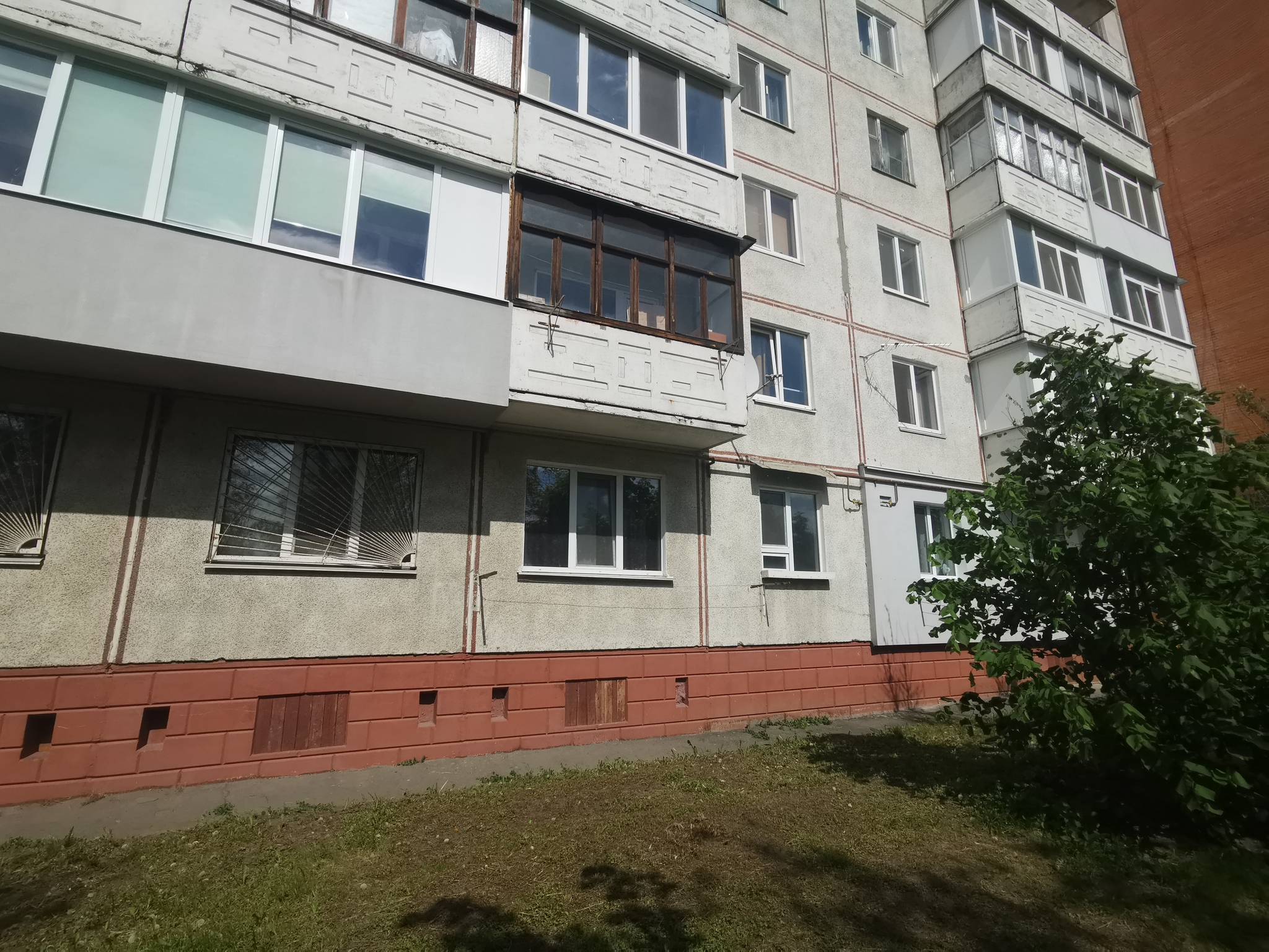 Продажа 3-комнатной квартиры 70 м², Институтский пер., 4