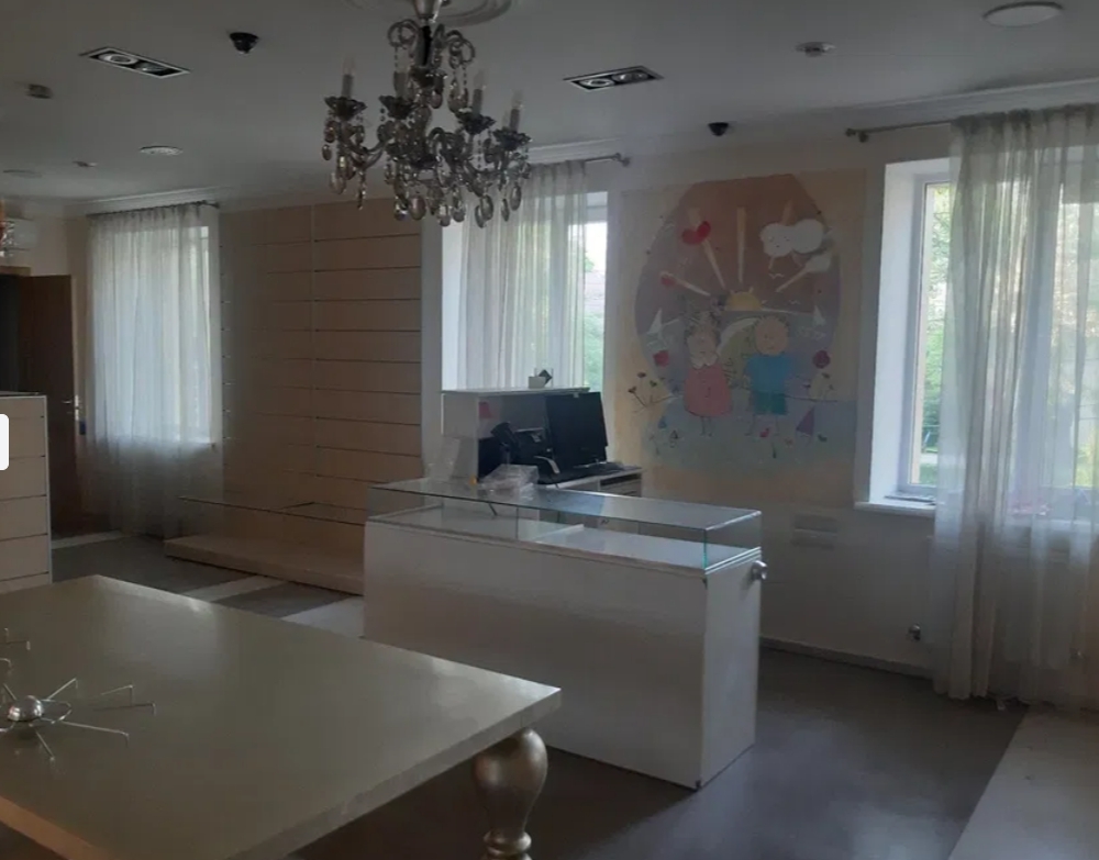 Оренда приміщення вільного призначення 260 м², Адміральський просп.