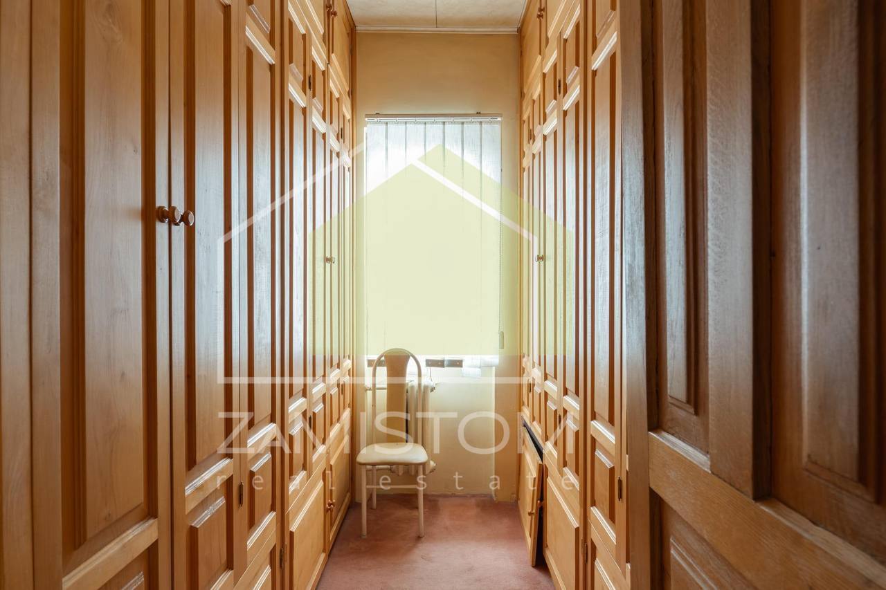 Продаж будинку 311 м²
