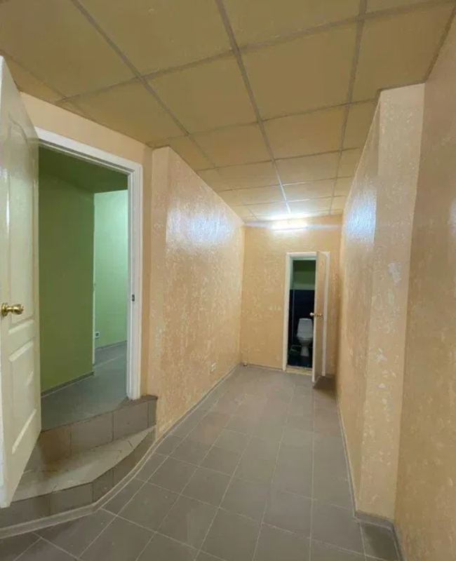 Оренда торговельного приміщення 83 м², Торговая вул.