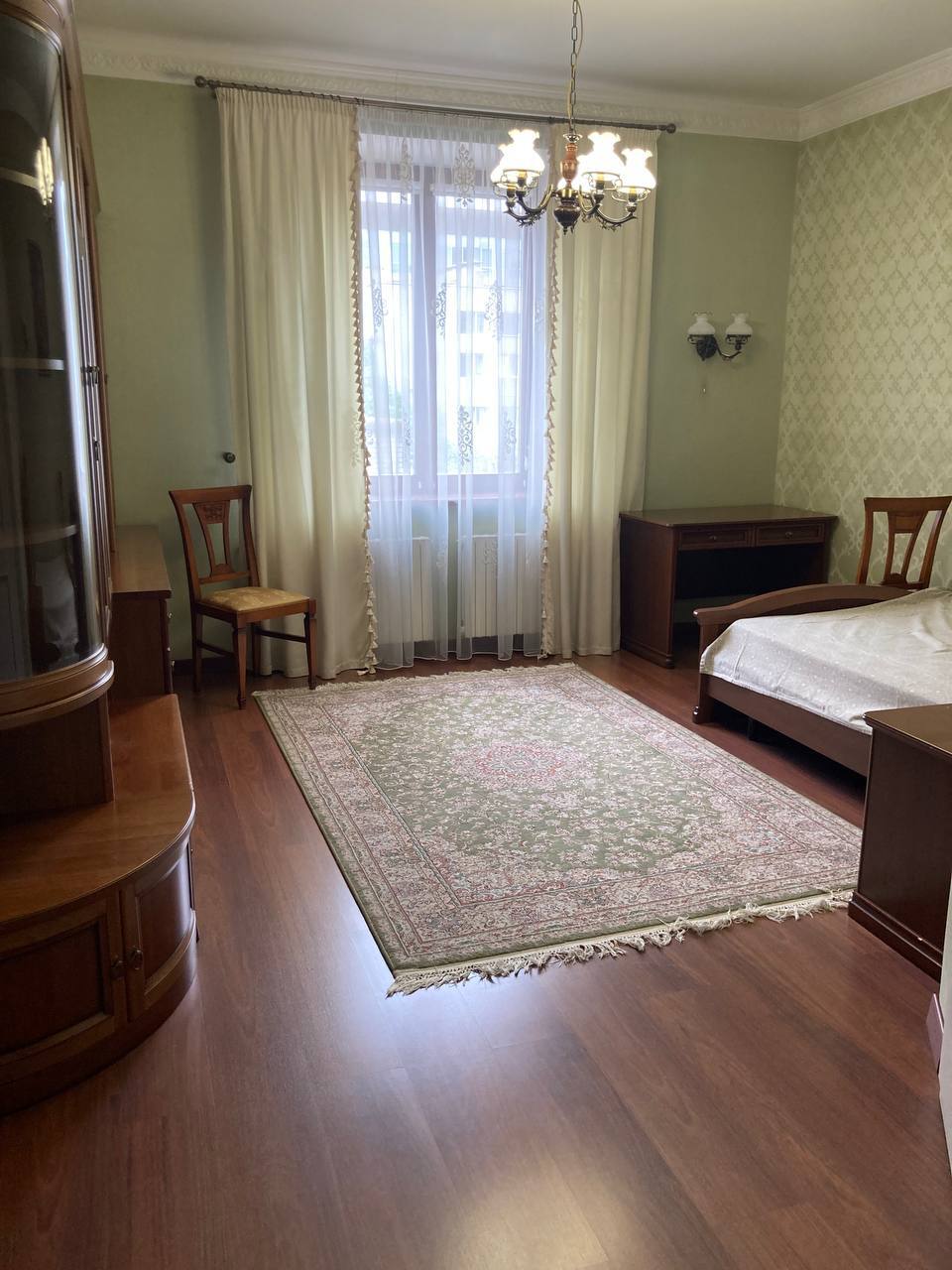 Продажа 4-комнатной квартиры 220.6 м², Староказацкая ул., 40