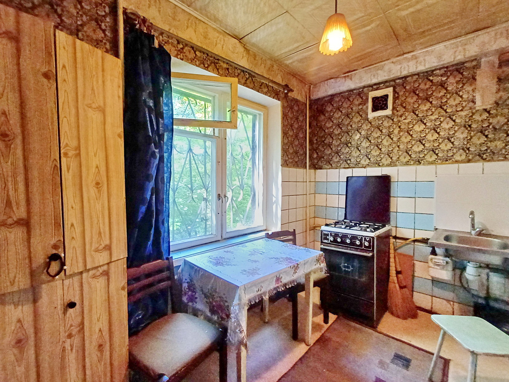 Продаж 3-кімнатної квартири 47 м², Казача вул., 41