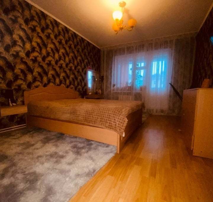 Продажа 3-комнатной квартиры 80 м², Владимира Момота ул.