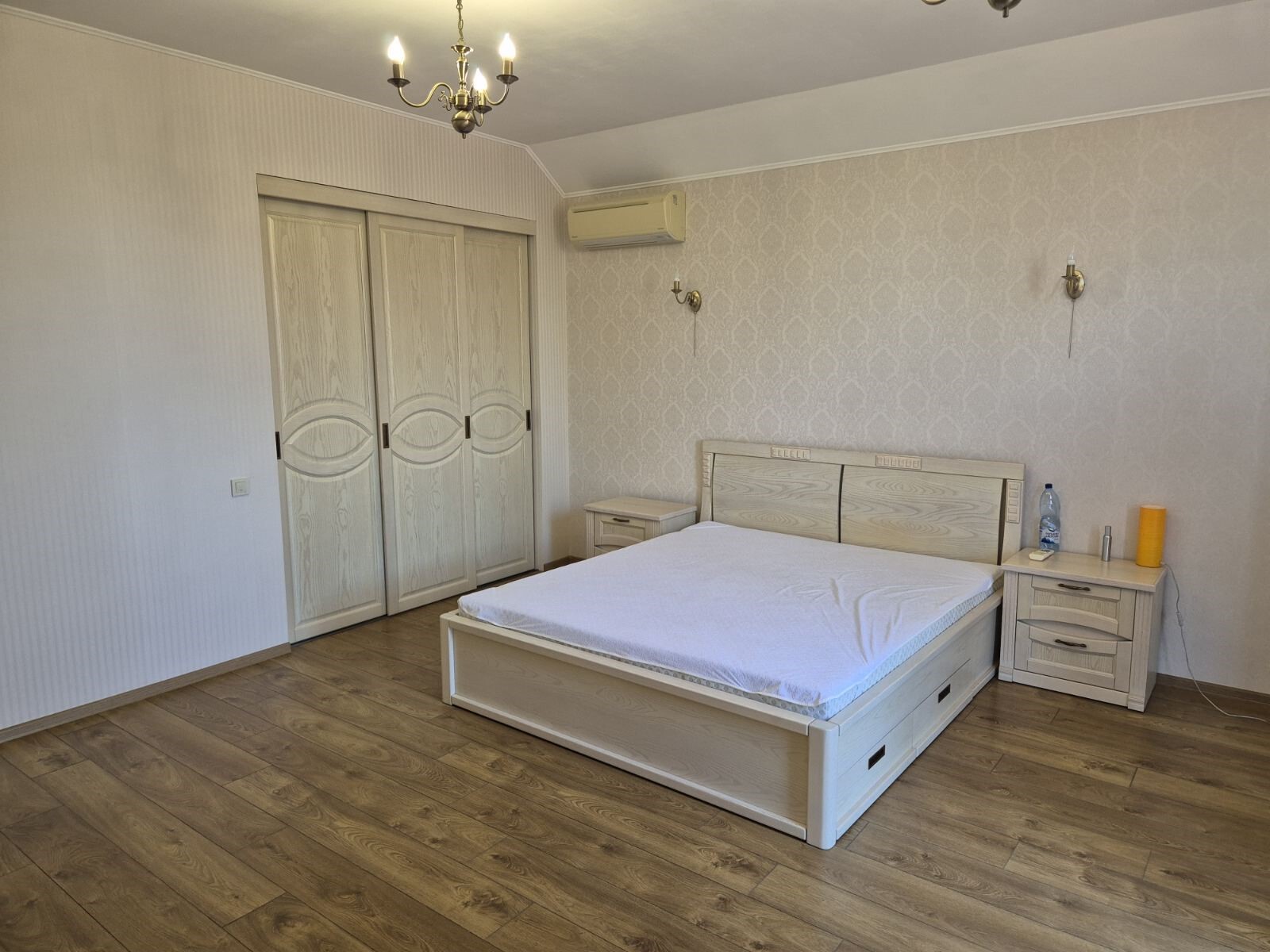 Продаж будинку 180 м²