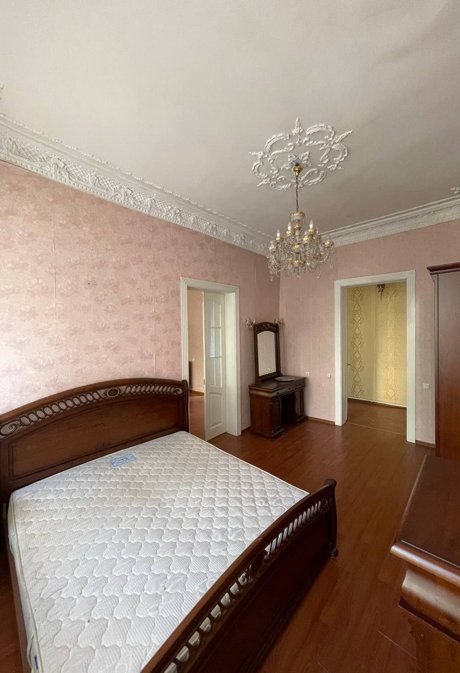 Продаж 2-кімнатної квартири 83 м², Приморский бул.