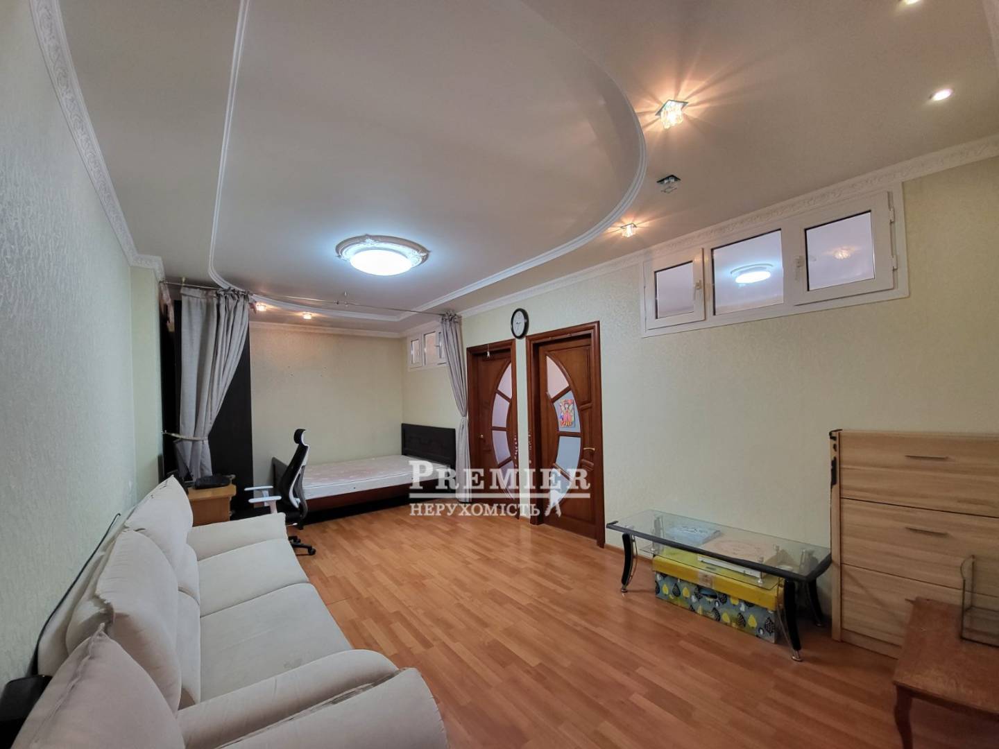 Продаж 2-кімнатної квартири 73 м², Старицкого вул.
