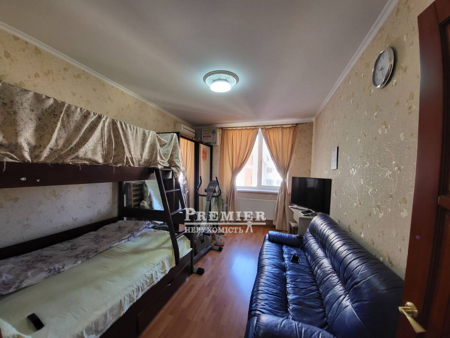 Продажа 2-комнатной квартиры 73 м², Старицкого ул.