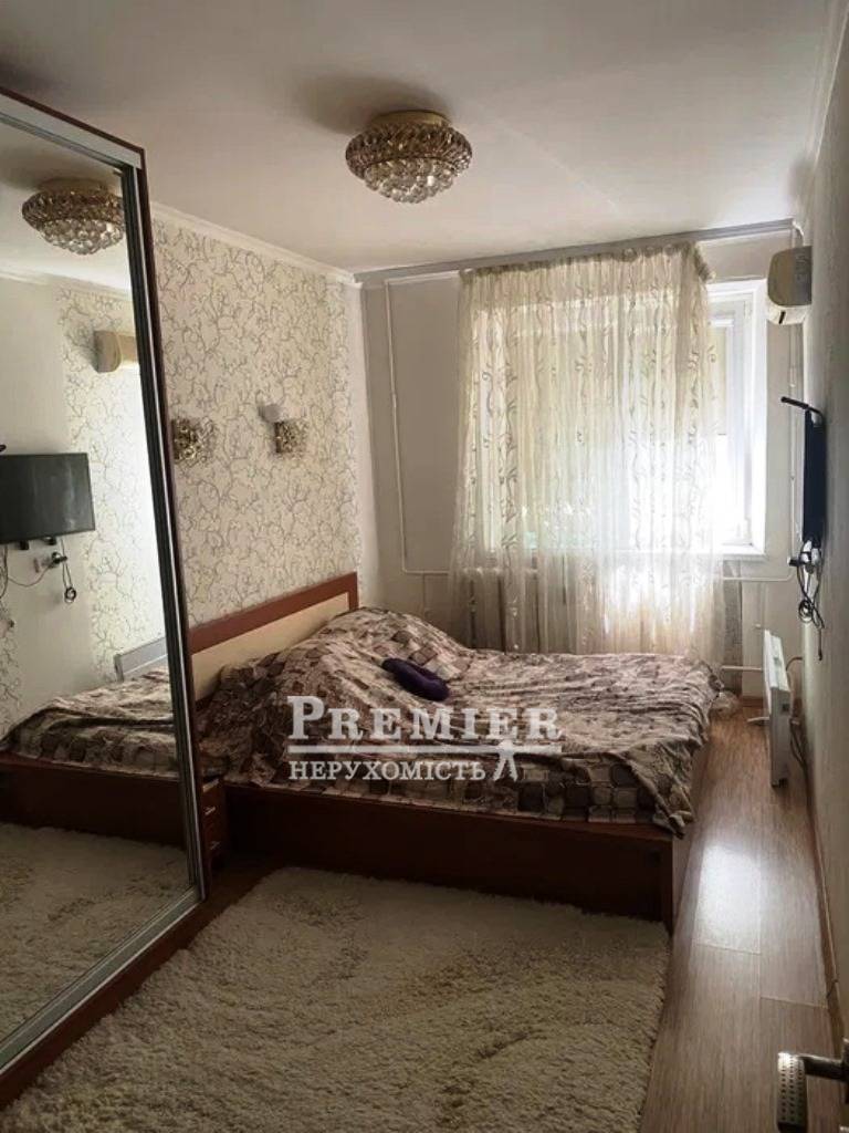 Продаж 2-кімнатної квартири 50 м², Варненська вул.