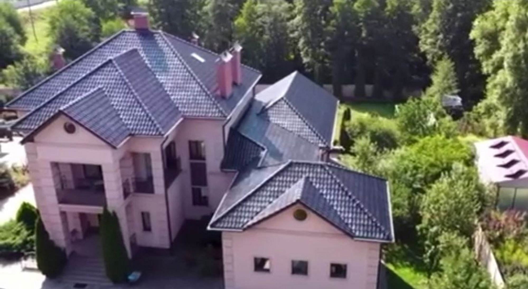 Продаж будинку 790 м²