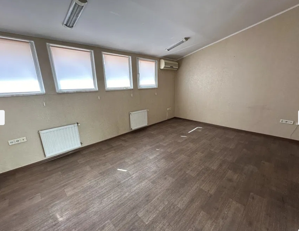 Оренда приміщення вільного призначення 700 м², Головатого Атамана вул.