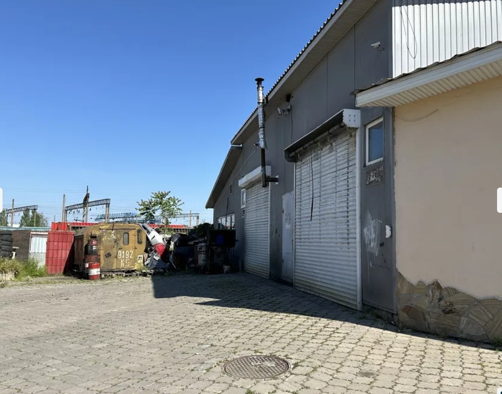 Оренда приміщення вільного призначення 700 м², Головатого Атамана вул.