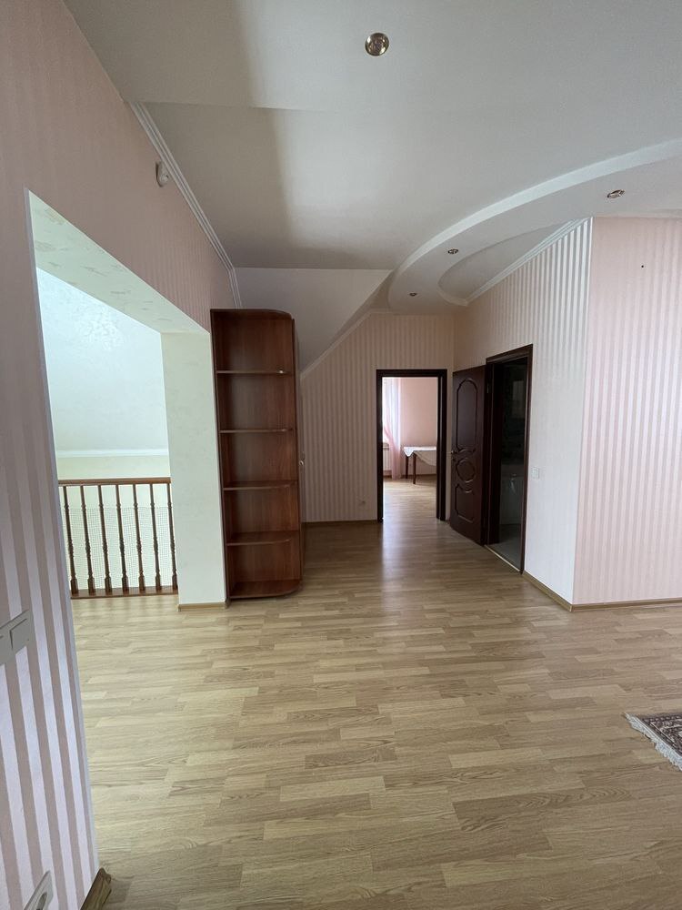 Оренда котеджу 250 м², 46-а Садова вул.