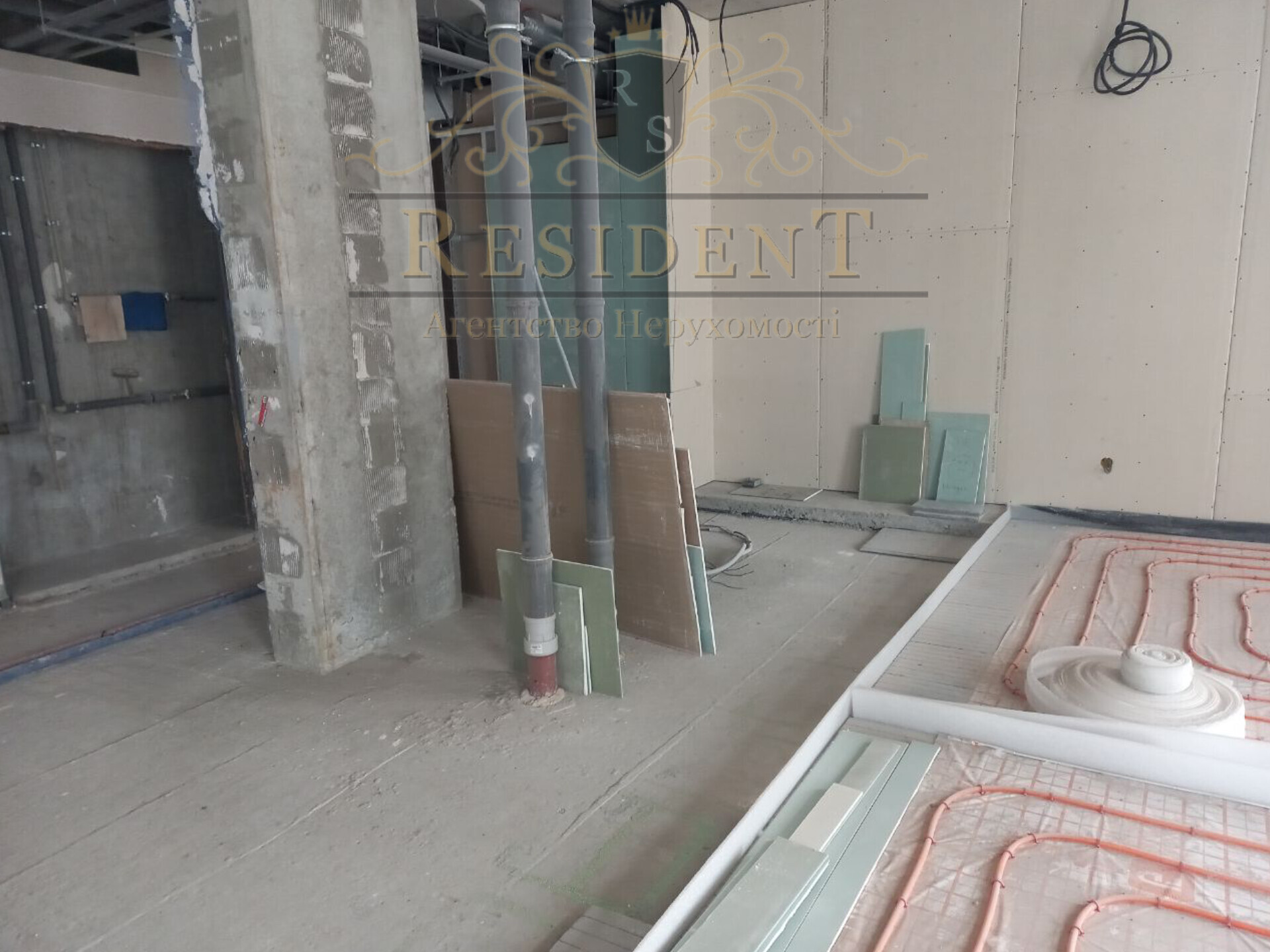 Продаж комерції 253 м², Набережна Перемоги вул., 112Д К1