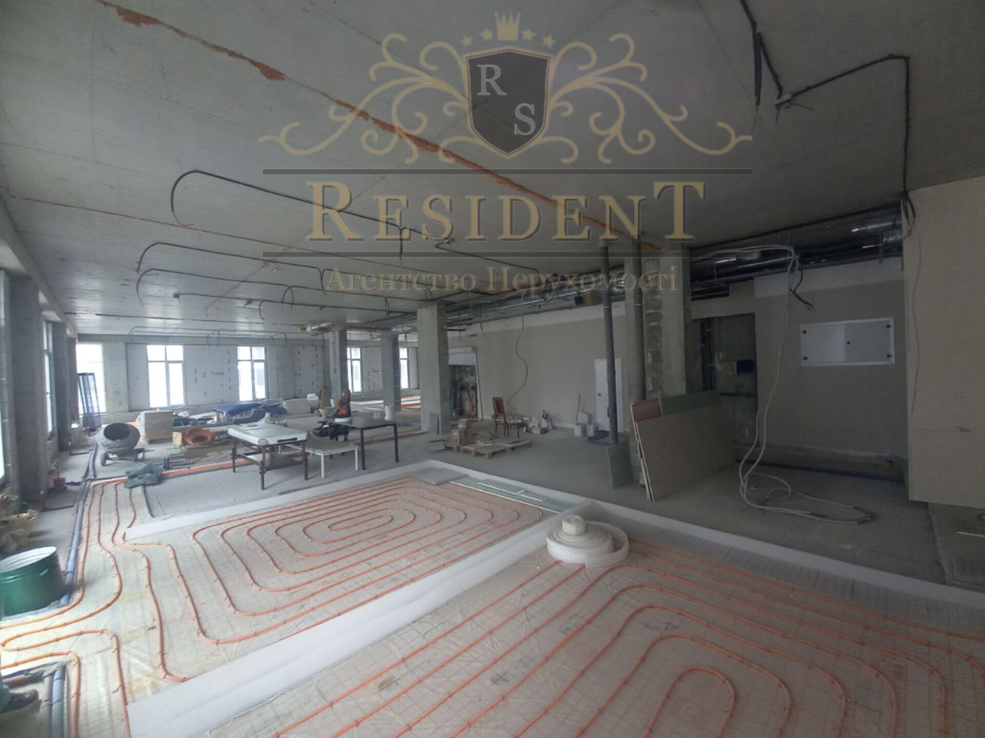Продаж комерції 253 м², Набережна Перемоги вул., 112Д К1