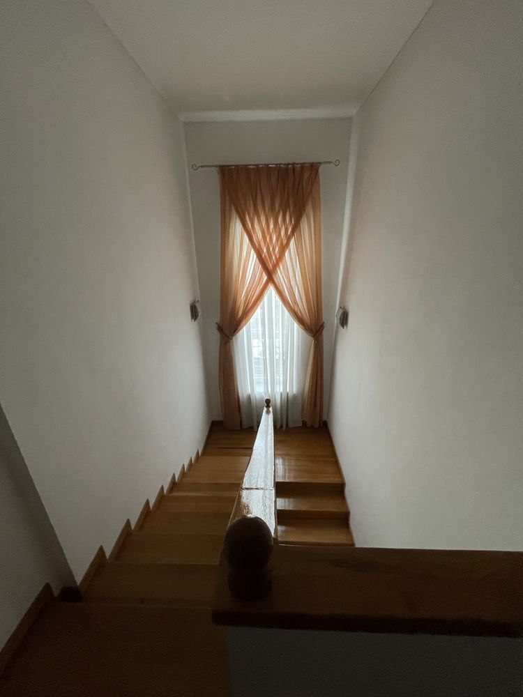 Оренда котеджу 220 м², Новорічна вул.