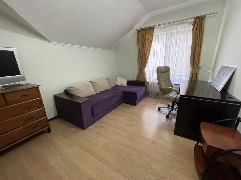 Оренда котеджу 220 м², Новорічна вул.