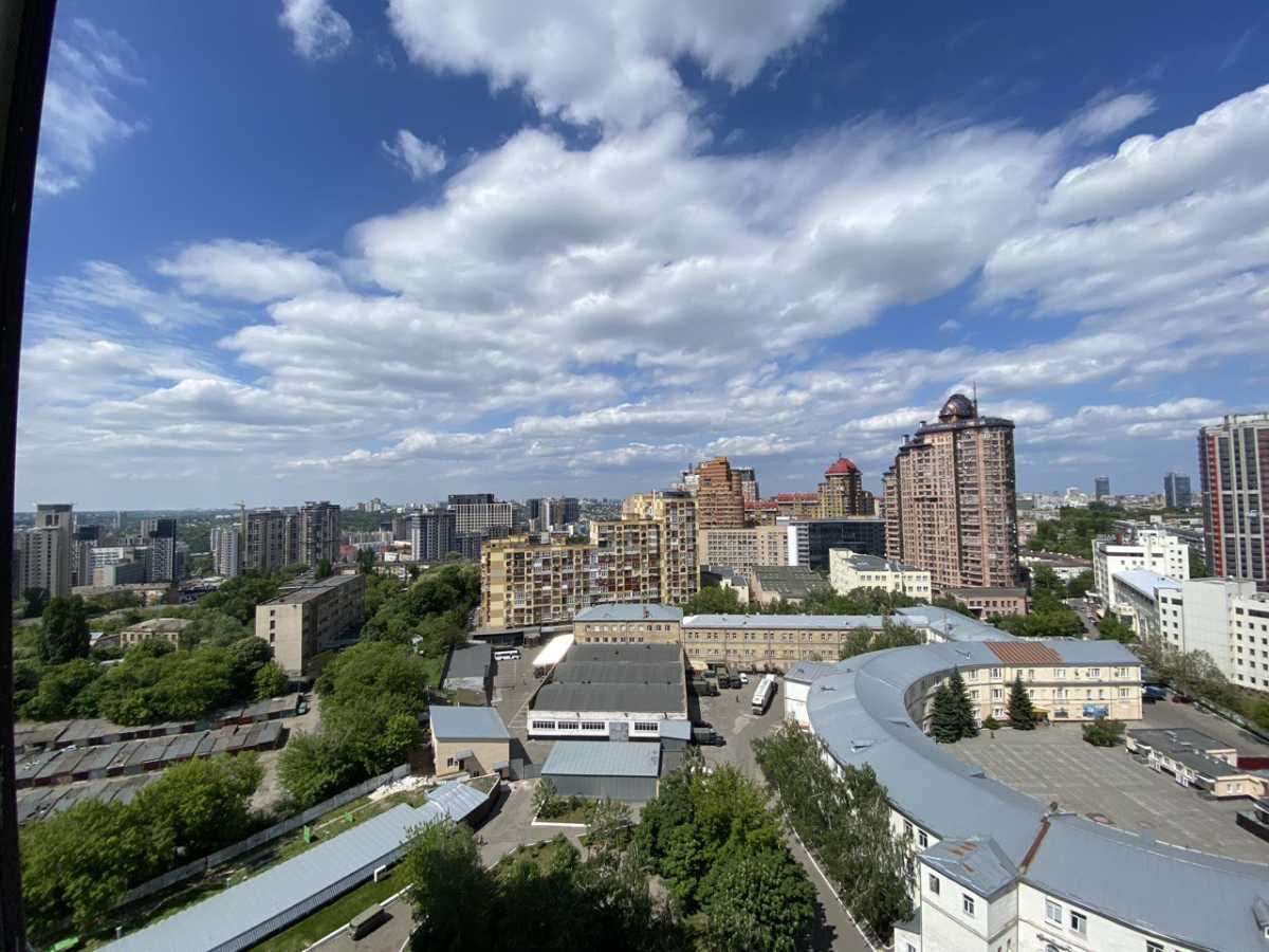 Продаж 1-кімнатної квартири 61.5 м², Євгена Коновальця вул., 44